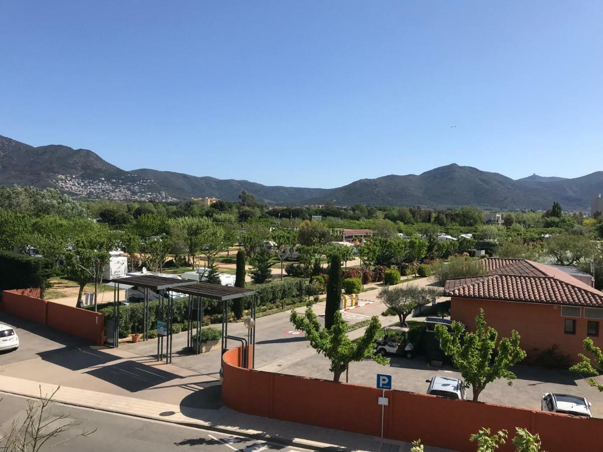 Appartement Plage Salata Rosas Dış mekan fotoğraf